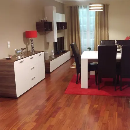 Enchanting&cozy Achada Palace *